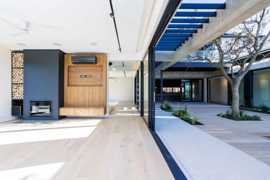 5 Bedroom Property for Sale in Val De Vie Estate Western Cape